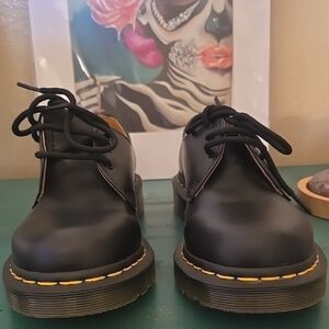 Black Leather Lace-Up Shoes